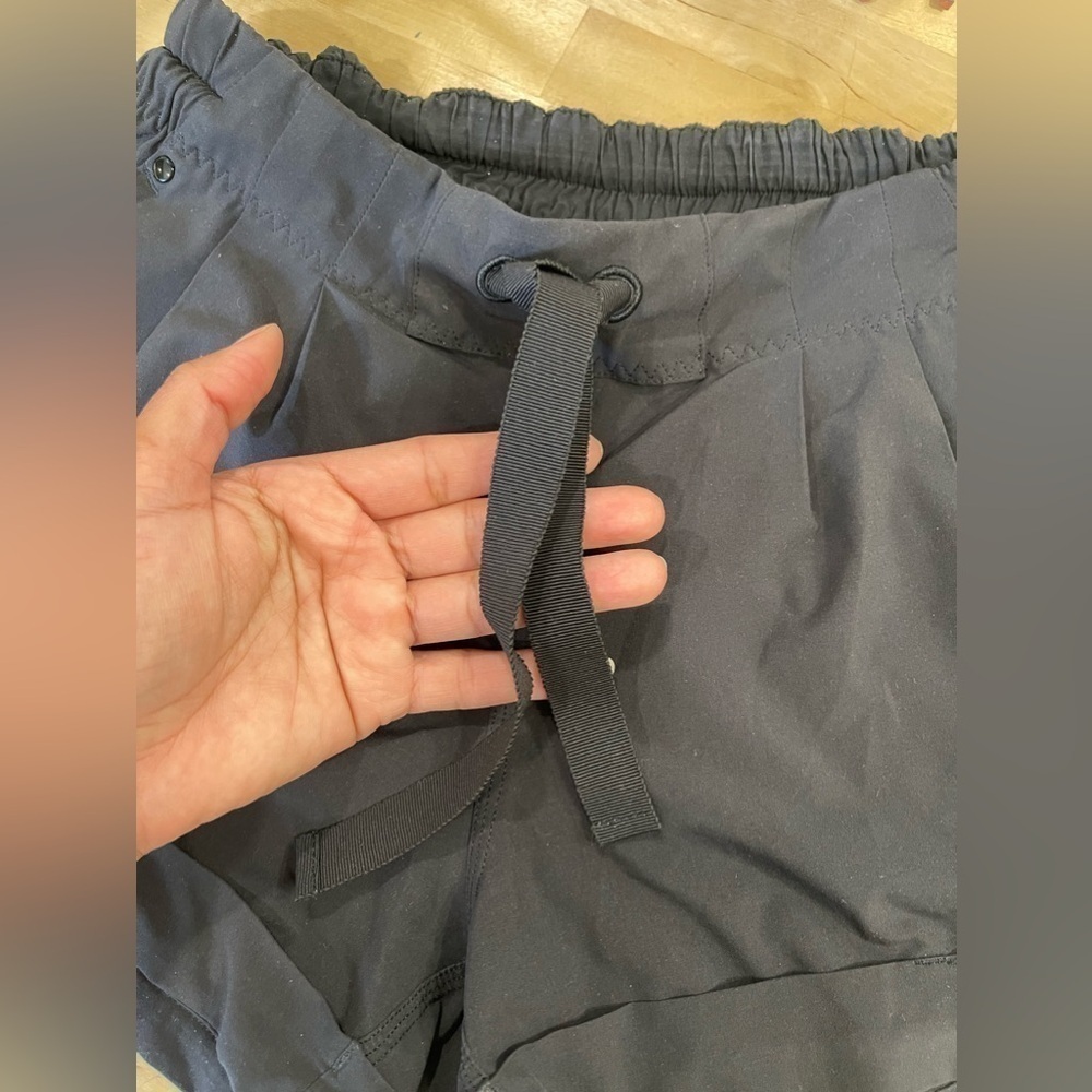 Lululemon Women's Black Shorts - Picture 7 of 8